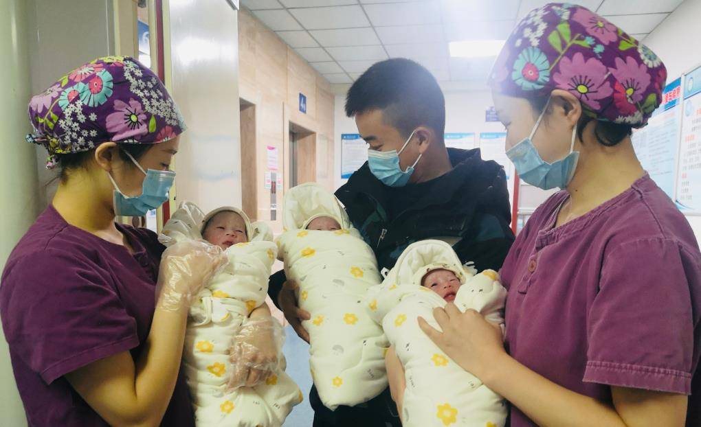 50岁为他生下三胞胎,如今过得怎样_苏建军_李巧林_工作