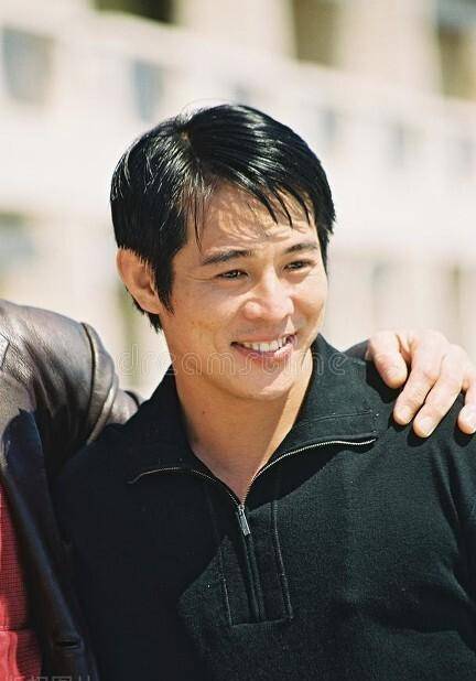 李连杰2段婚姻4个女儿,大女儿恐婚,三女儿却成名媛_黄秋燕_李思和