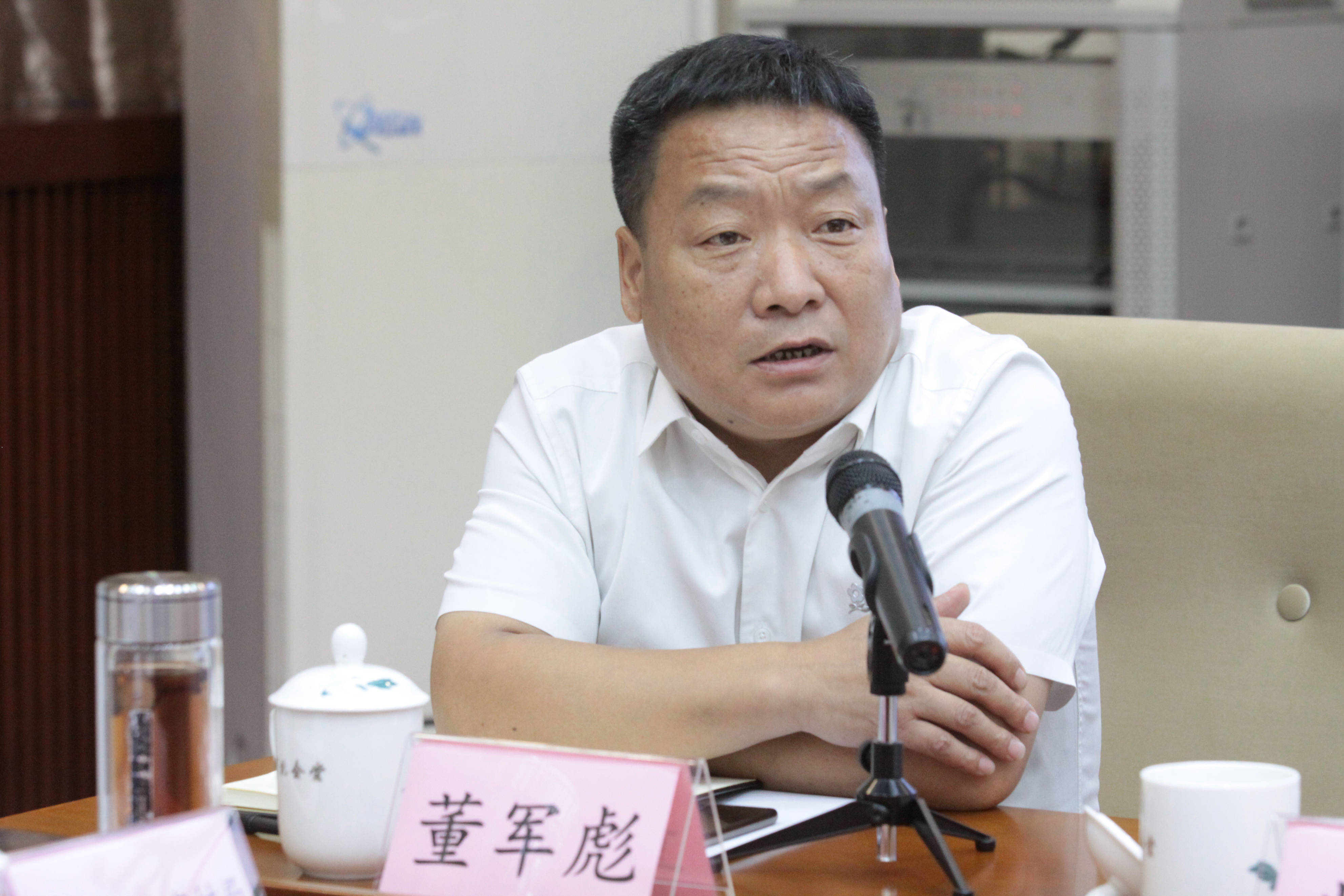 以食的名义 品读全球 以品的名义 食遍中国 见证舌尖上的思考