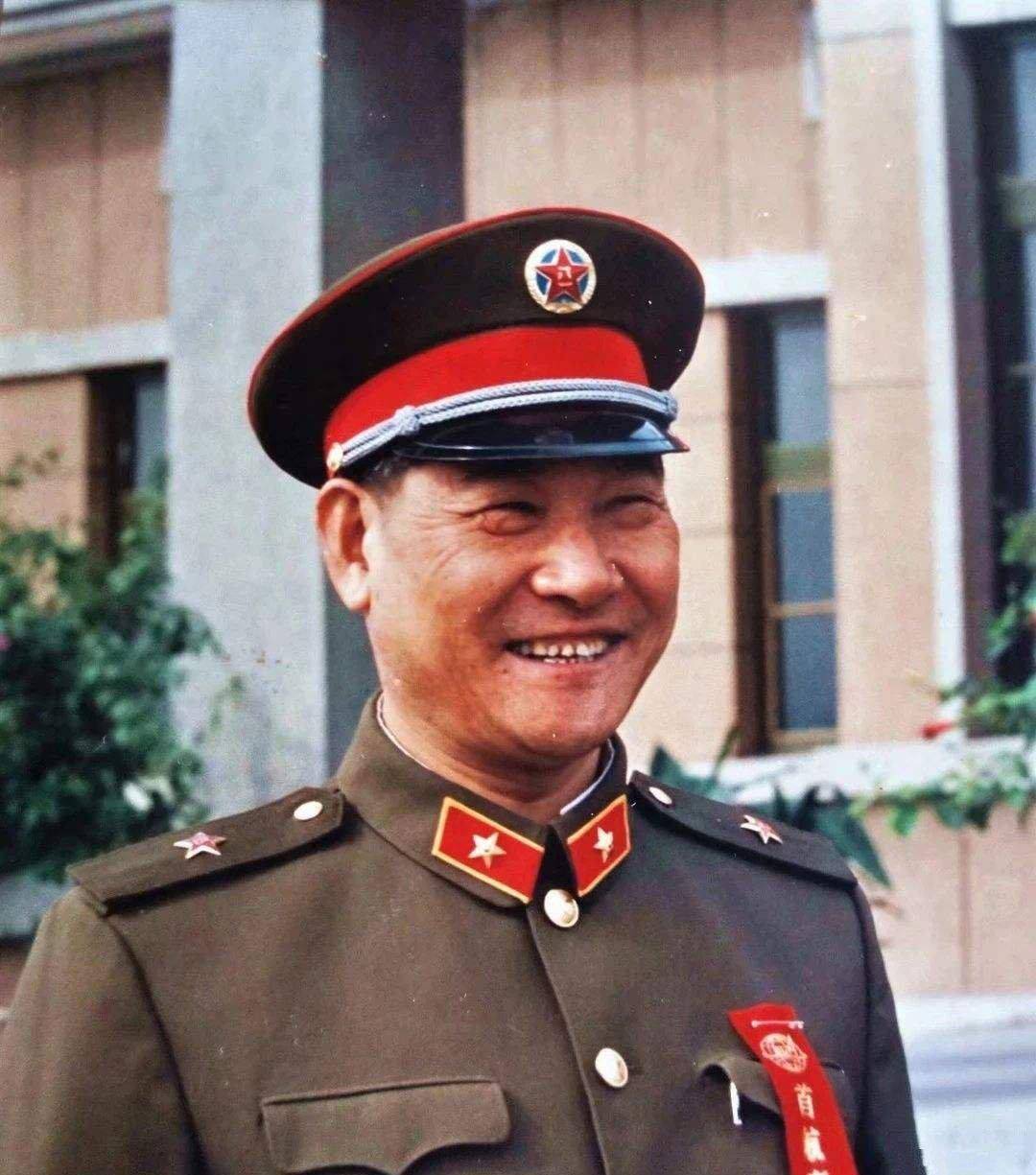 李九龙当了5年济南军区司令员,先后换了2任参谋长,他们都是谁?