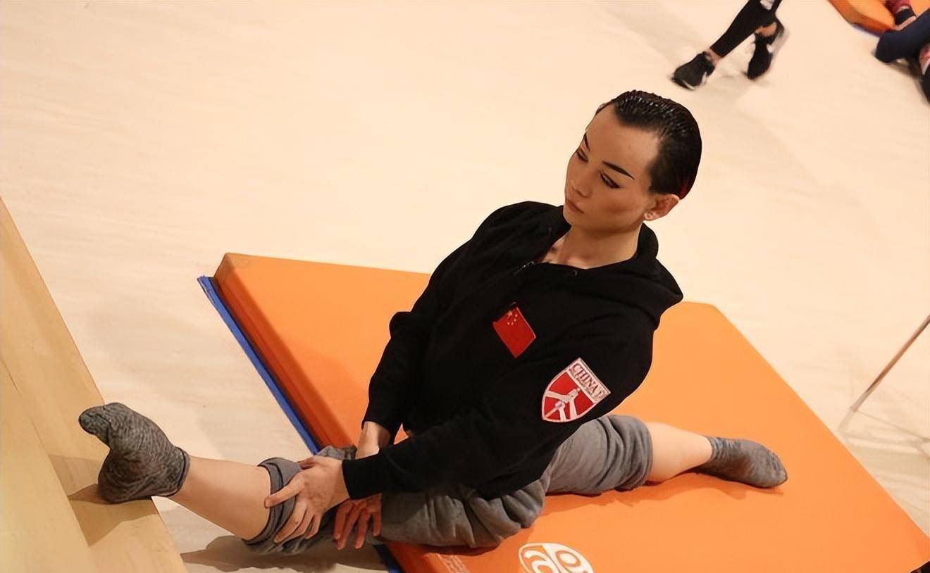 还有就是王洁儿和王卓,两人双双获得了双人组亚军和最佳视觉奖.