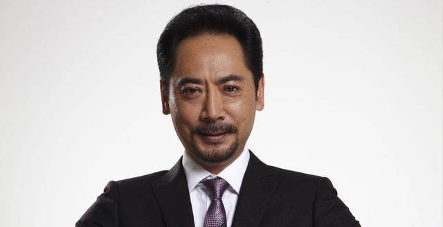 邹赫威第27位是剧中黑狐精化身的配音演员吕中1940年出生于陕西宝鸡的