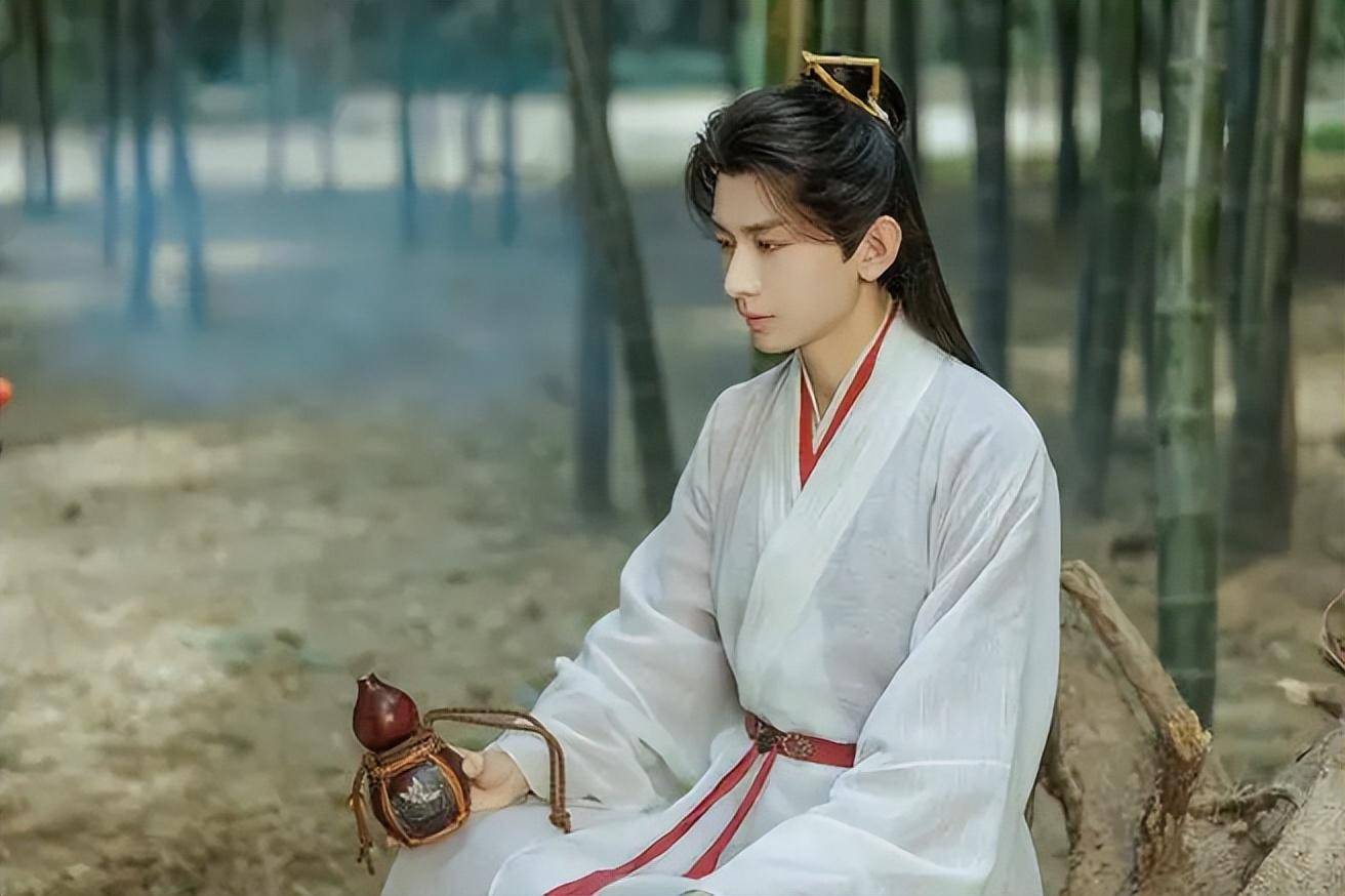 "事业批"成毅:十三年步步为营,不上网的原因找到了!_莲花_古偶_人气