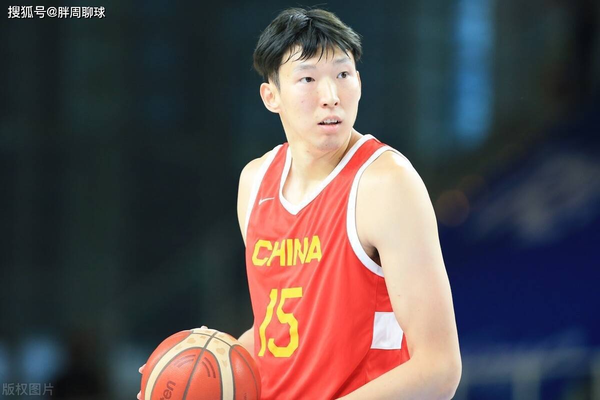中国男篮逆转新西兰，周琦赛后突传坏消息，姚明无奈，睢冉遗憾