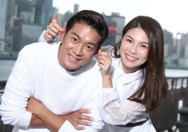 tvb小生黎诺懿带妻儿吃下午茶 一家三口拍温馨全家福_儿子_工作_老婆