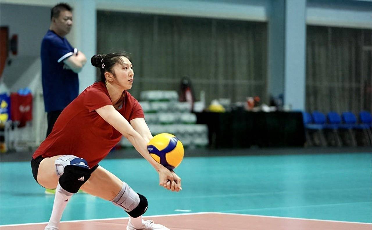 我们体育关键位置一换一,朱婷未回归主攻仍有惊喜_丁霞_吴梦洁_球员