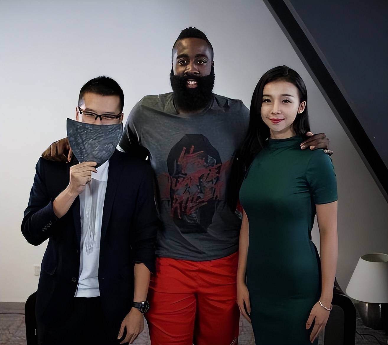 nba球员哈登的中国行,充满快乐氛围_自然_球迷_张曼源