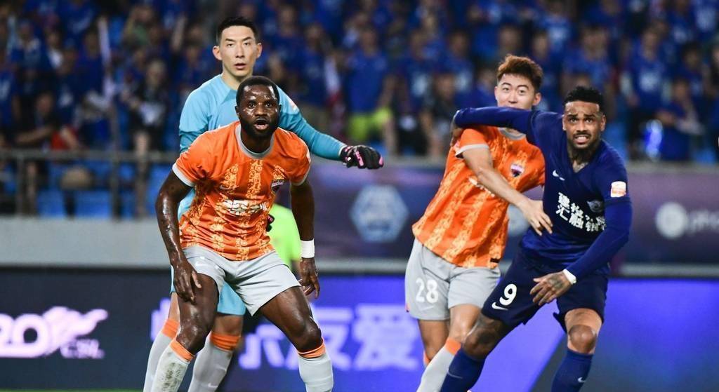 中超-王鹏头球攻入制胜球,沧州雄狮1-0赛季双杀深足_卡迪亚_深圳队