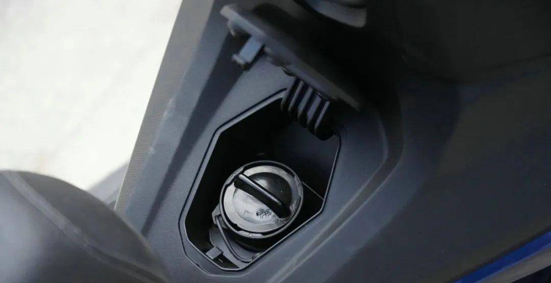 赛科龙的降维打击,大踏板rt2,uhr150,husky adv详细对比_搜狐汽车