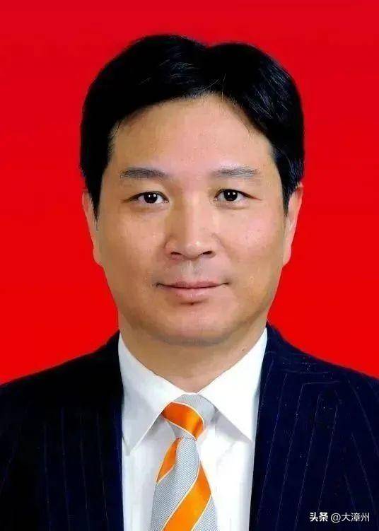 3名厅官落马,他辞任上港集团总裁半月后被查_河北省_上海市纪委_严俊