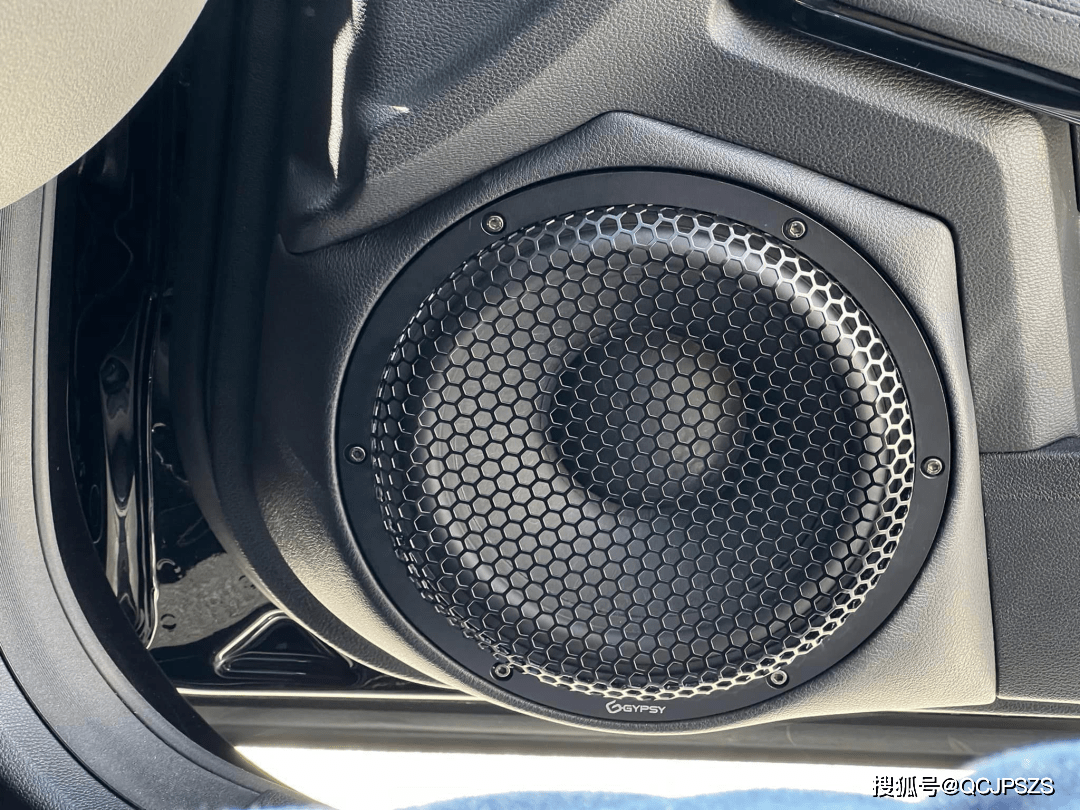 奔驰e300改装竞赛级音响,获得台湾音响论坛总编最高评价_喇叭_处理