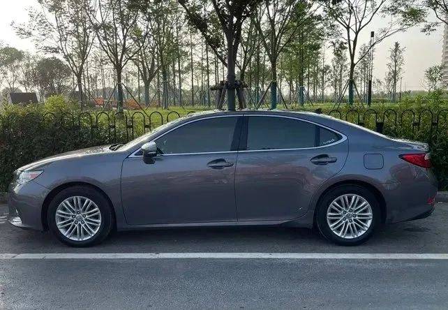 落地近70多万，只卖过100多台，6缸顶配雷克萨斯ES350有多壕？