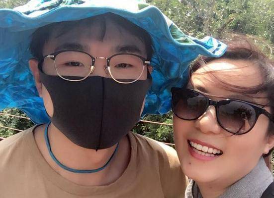 大鹏偷拍柳岩吃夜宵,12年亲密关系一直被误会,谣言止于智者_什么_妻子