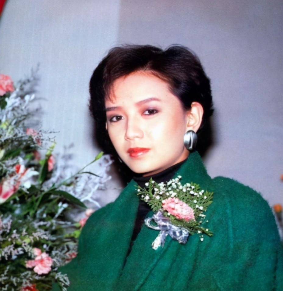 曾华倩:和梁朝伟有一段情,走出豪门婚姻,儿子是她骄傲_香港_陈庭威