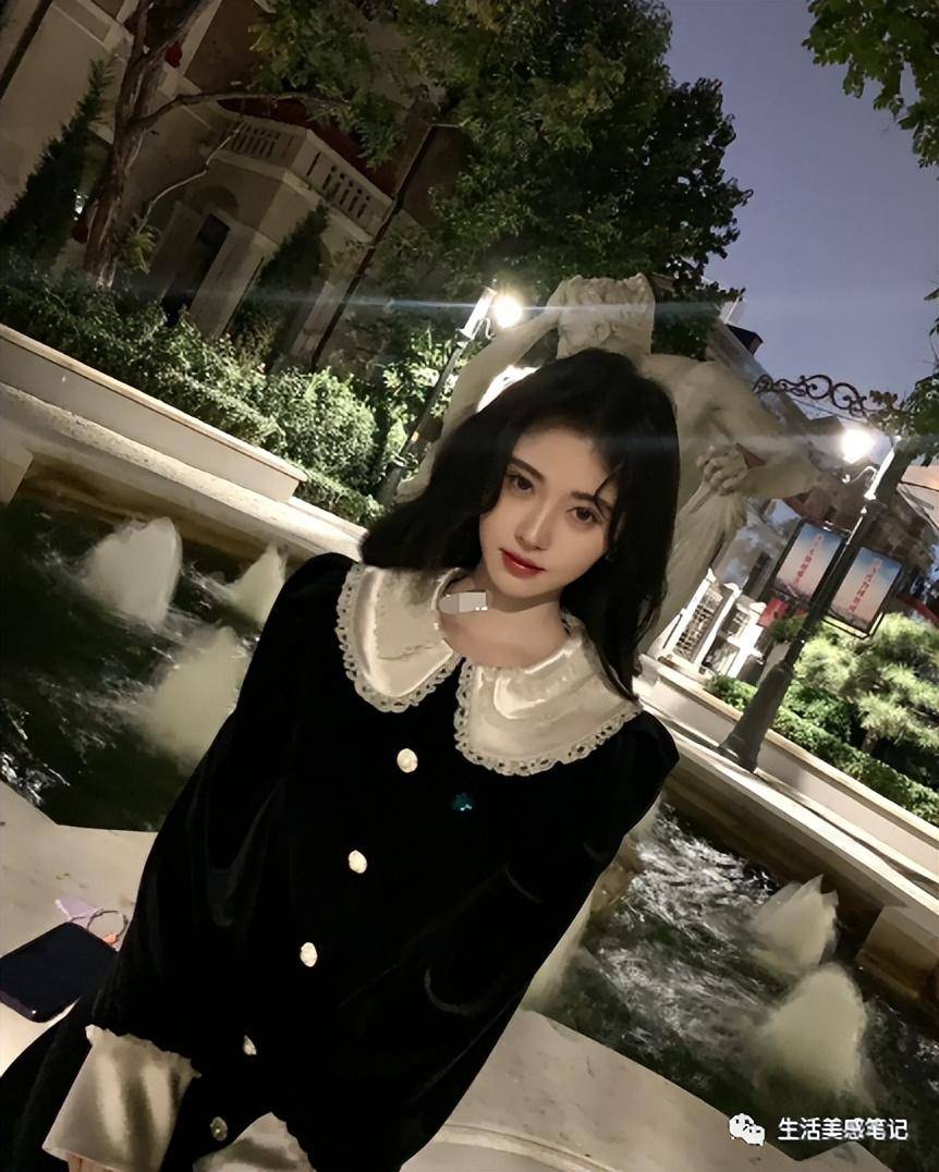 当鞠婧祎和沈月撞衫,谁尴尬你们来判断_时尚_气质_魅力