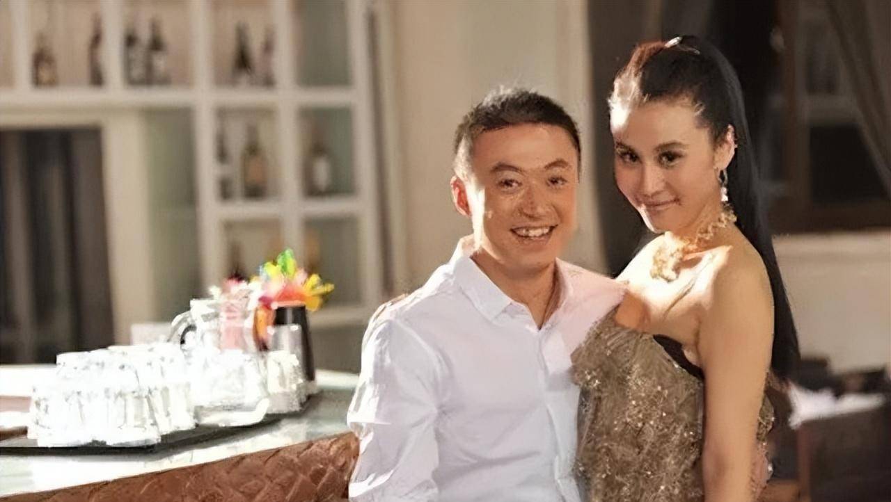国乒冠军马琳前妻:分得千万资产后再嫁金融学霸,带2娃居住美国_张宁益