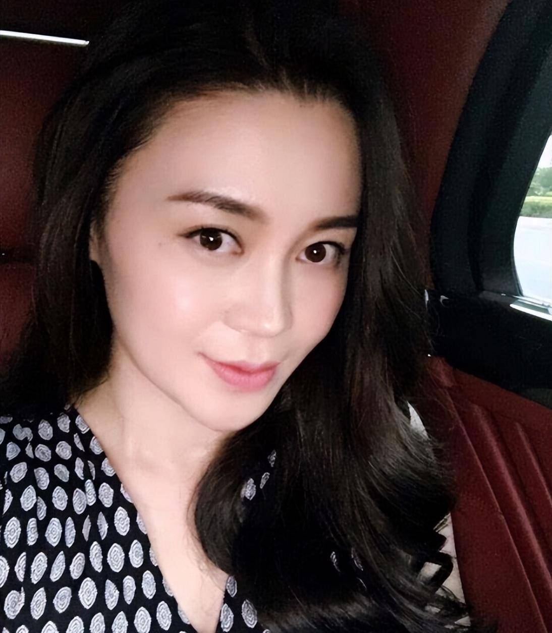 在这些人中,"关晓娜"是唯一一个能让赵本山在影视剧中排戏的人.