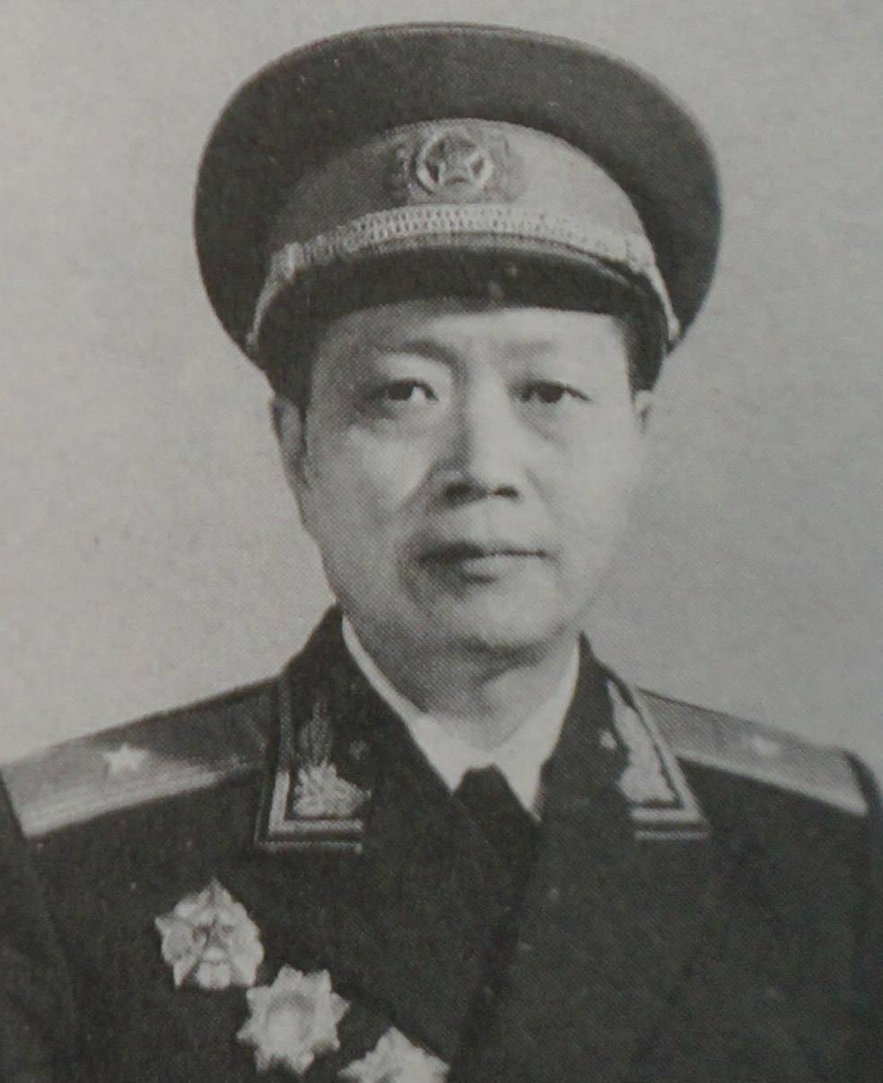 1985年大裁軍,濟南軍區保留下來,但軍區班子10位首長卻全部退出_福州