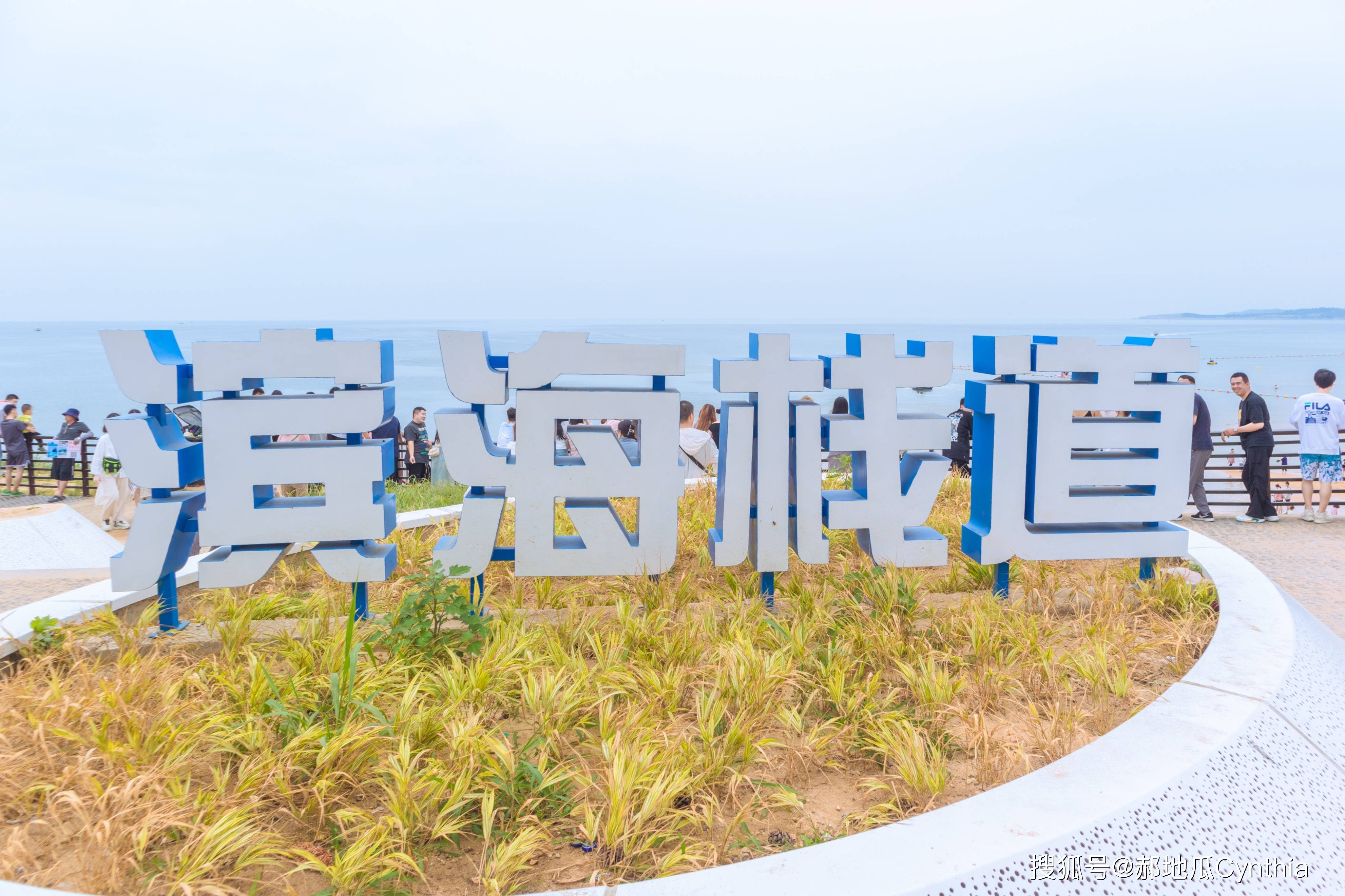 威海又火了一条街,被称为"威海小镰仓",是一条通往海边的道路_街道