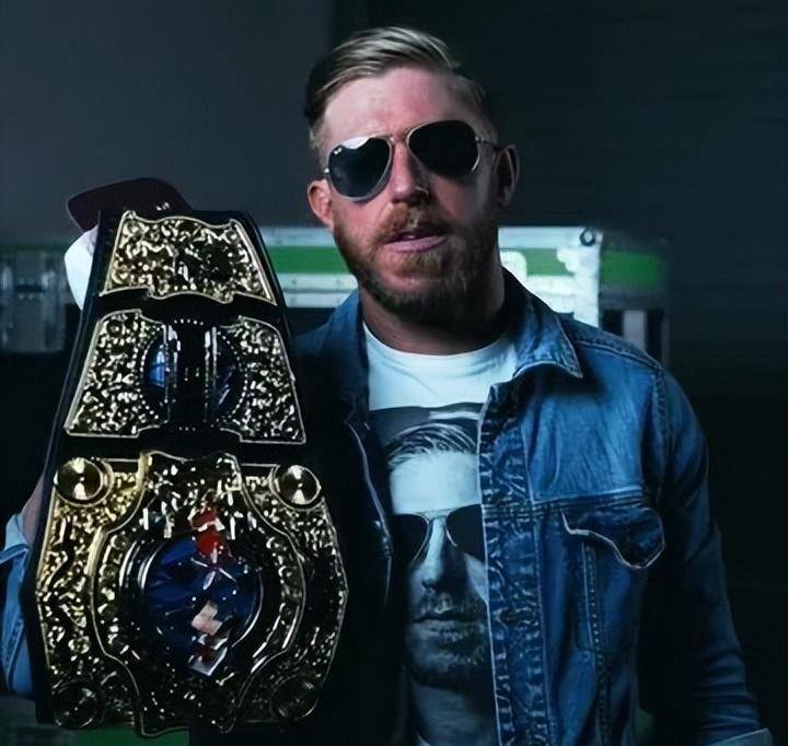 奥兰治·卡西迪 (orange cassidy) 在2023年10月12 日的一集《aew