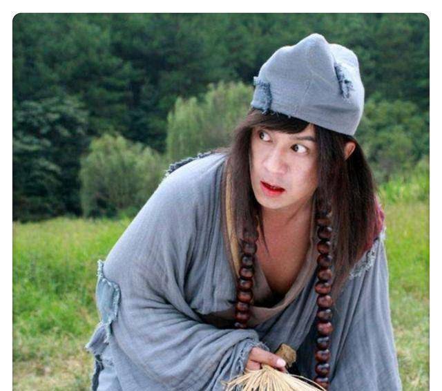 但实际上,《活佛济公》却成为了陈浩民最大的滑落之作