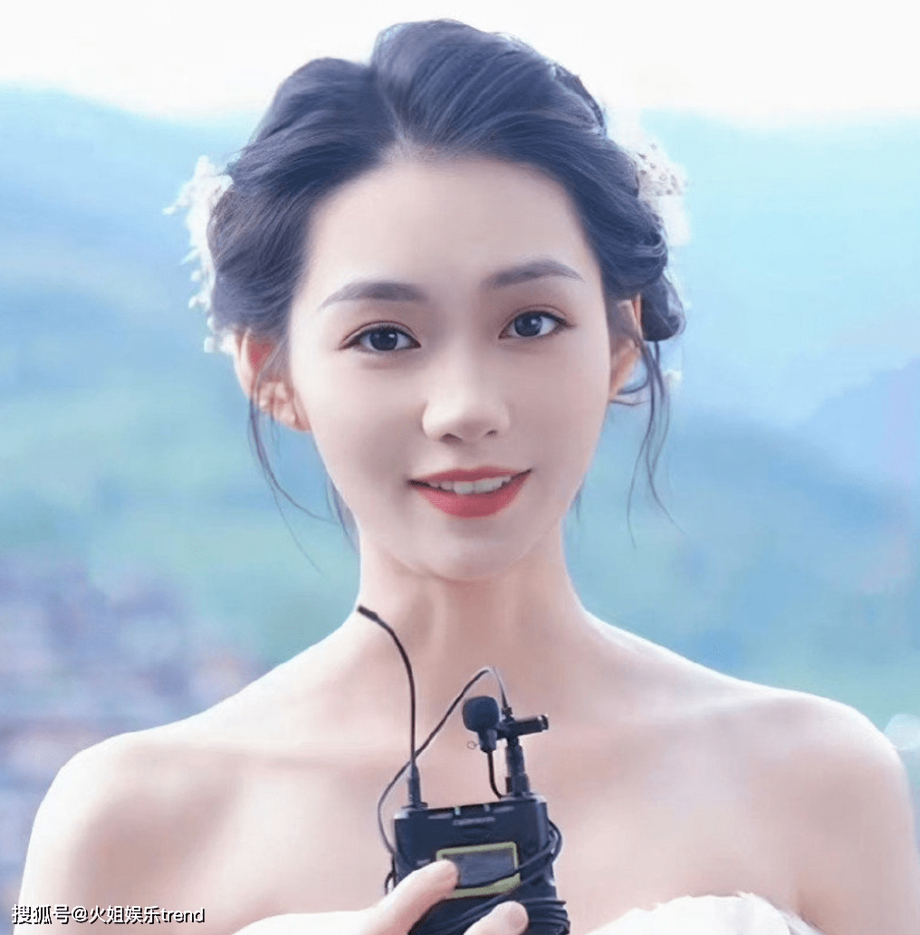 段奥娟又瘦了!脸部做了正骨,撞脸蒋依依_女明星_网友_五官