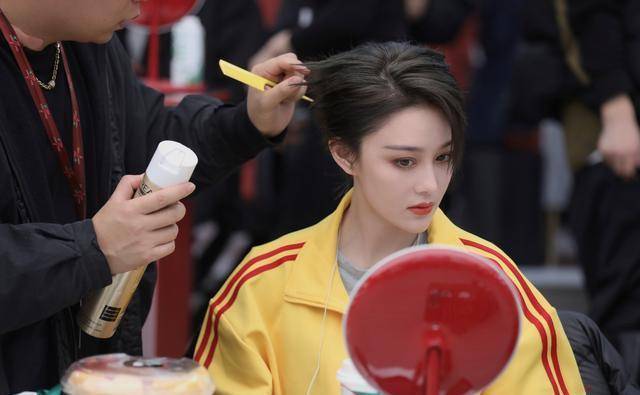 第二季《乘风破浪的姐姐》:张馨予没有演好这场真人秀_观众_表演_节目