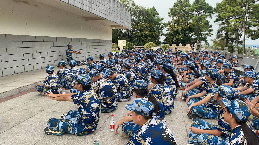 南京市科利华中学紫东分校初中举办国防教育成果汇报暨表彰大会_训练