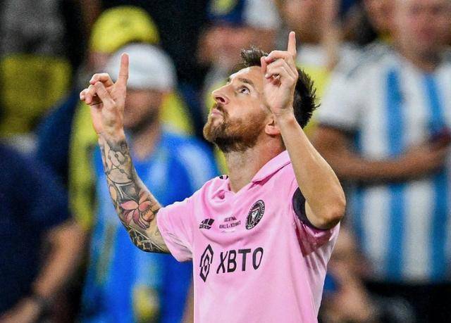 梅西1v5世界波,媒体惊叹:超凡脱俗!人类难匹敌_进球_比赛_防守