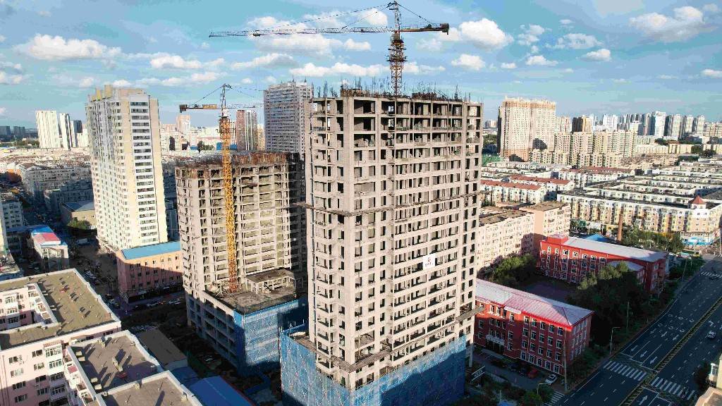 此前,位于哈市道外区友谊东路与景阳街交口处的艺华大厦烂尾工程也已