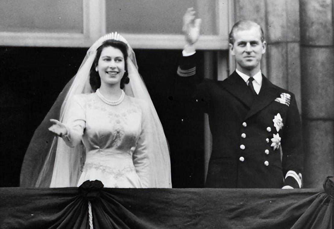 5斤,丈夫跪地宣誓忠诚,相伴73年_菲利普_伊丽莎白女王_一生