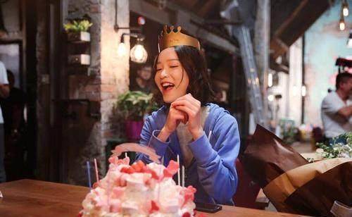 杜鹃拍摄内衣宣传照,线条太美了,这么可爱的表情我还是第一次见_气质