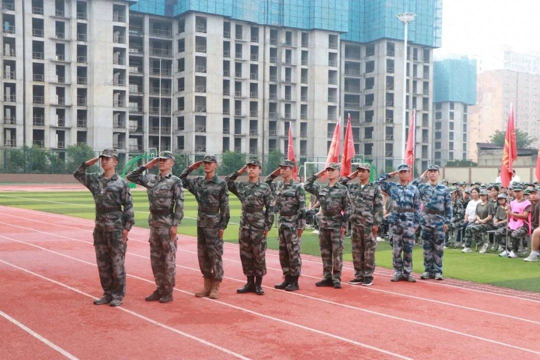 龙翔基地教官的照片图片