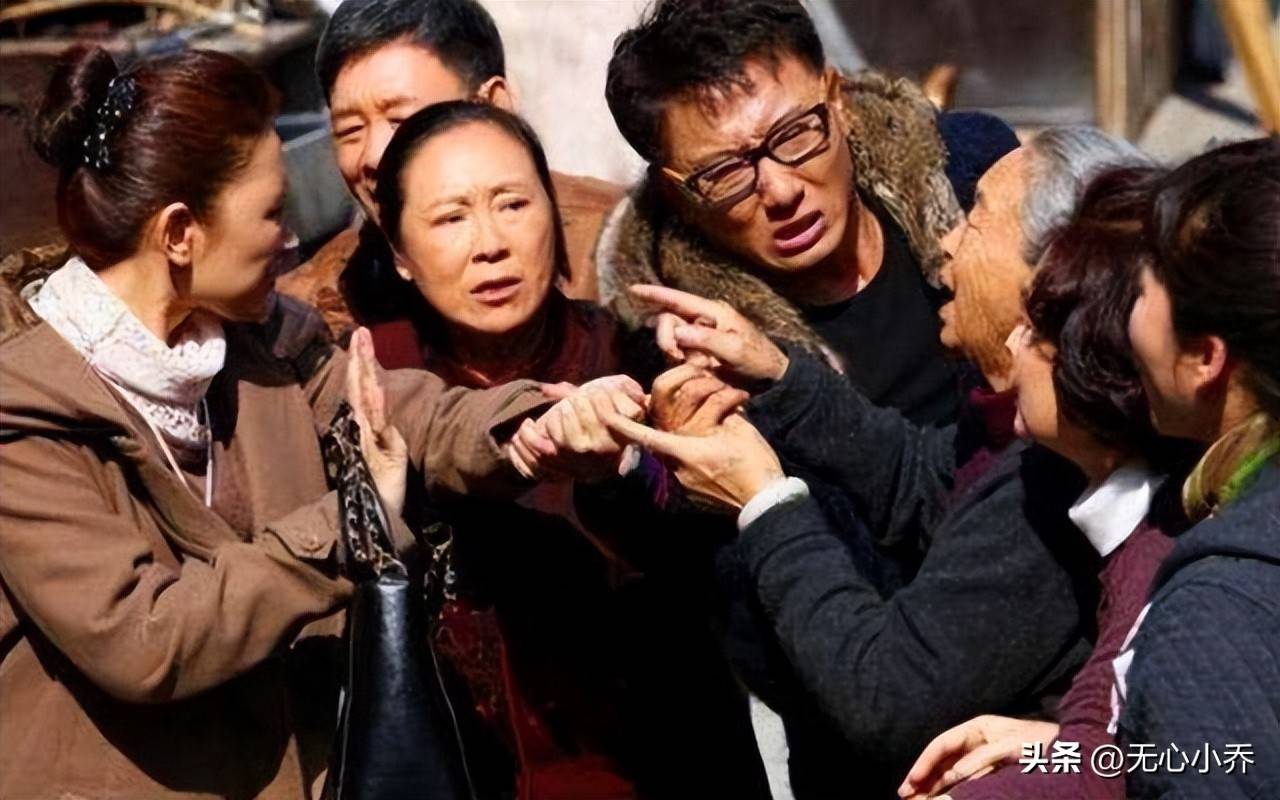 84岁的张大妈独自生活,四个子女都不和她共同居住,原因令人叹息_母亲