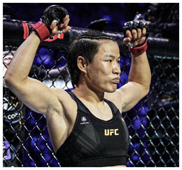 张伟丽卫冕战预计收入超百万美元!_莫斯_比赛_量级