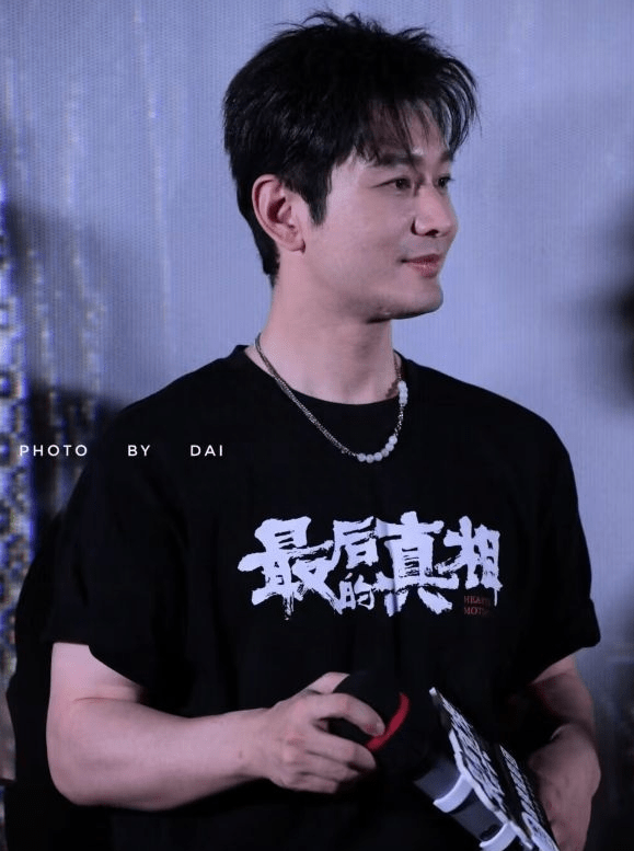 黄晓明称体重引热议,网友质疑他只有170,厚底鞋是不是太过分了_身高