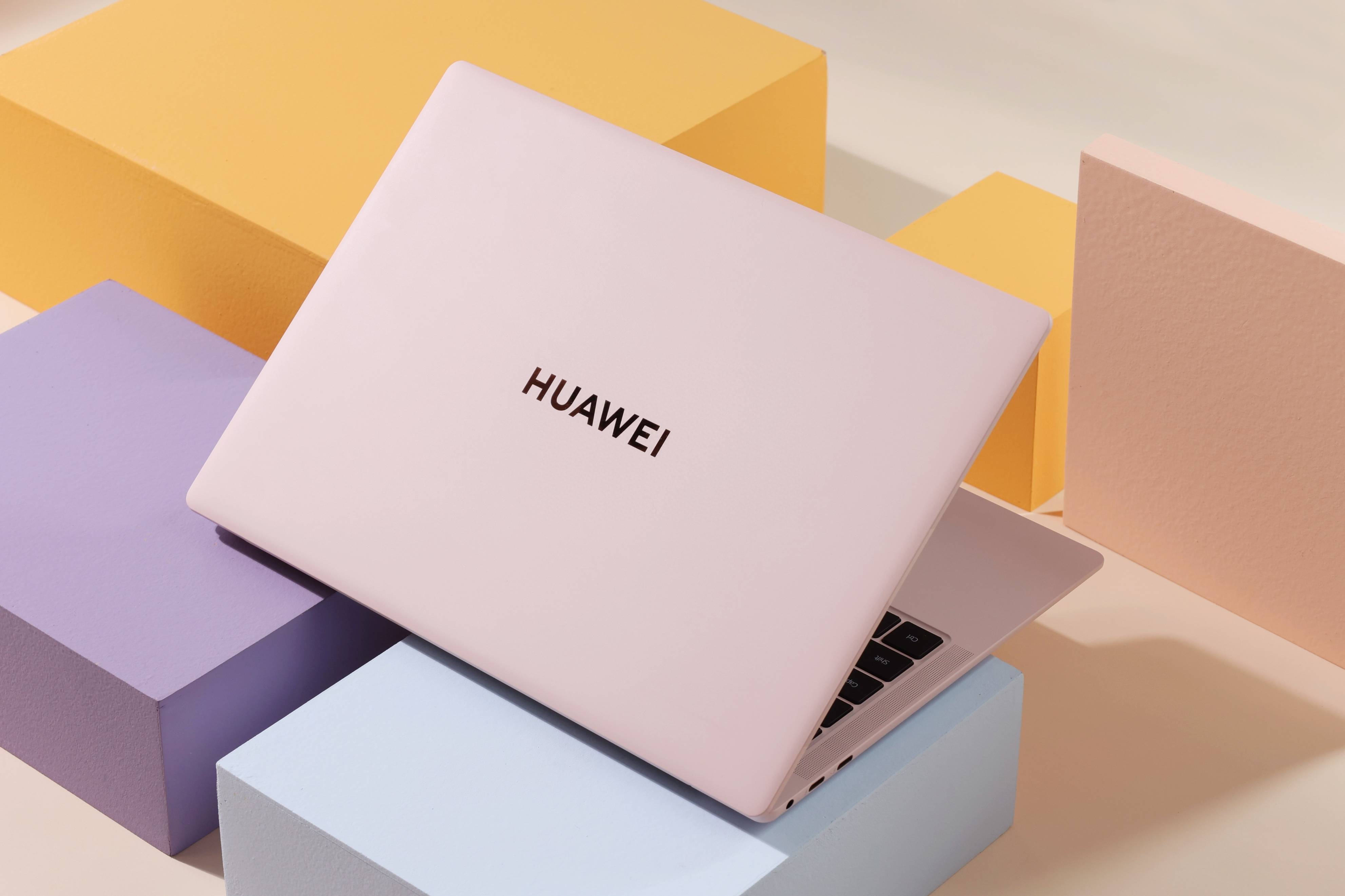 那么,可以考虑下华为matebook x pro,这款笔记本搭载13代酷睿i7-1360p