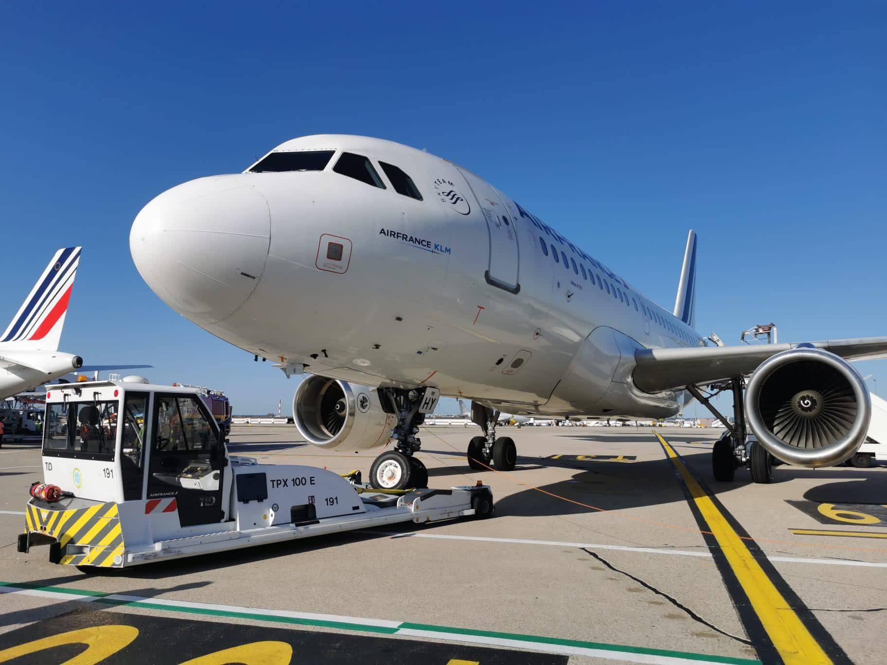 一架a319多处受损_该飞机_航班_综合