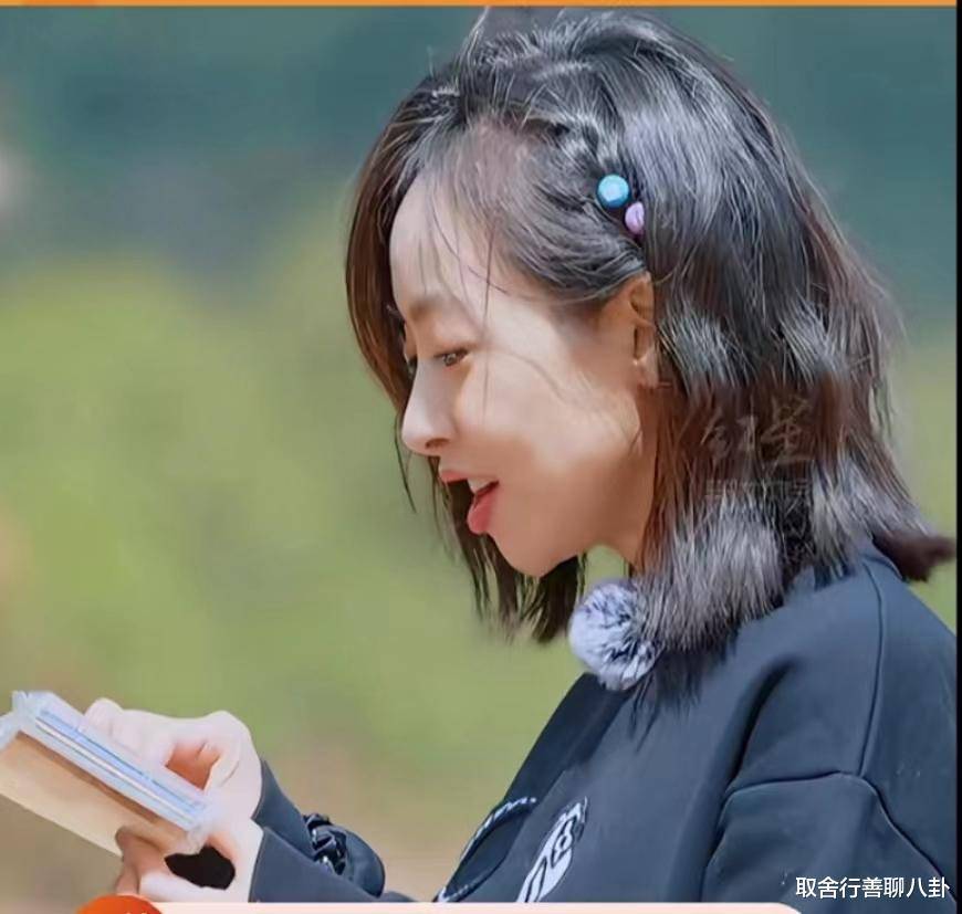 比如:《上古情歌》《缝纫机乐队》《革命者》《保你平安》《八月未央