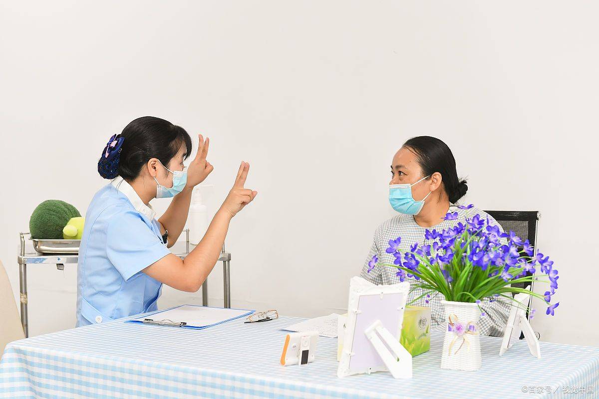 包含24小时专业跑腿服务	陪诊跑腿服务海淀区代排队挂号，让每个患者轻松看上病的词条