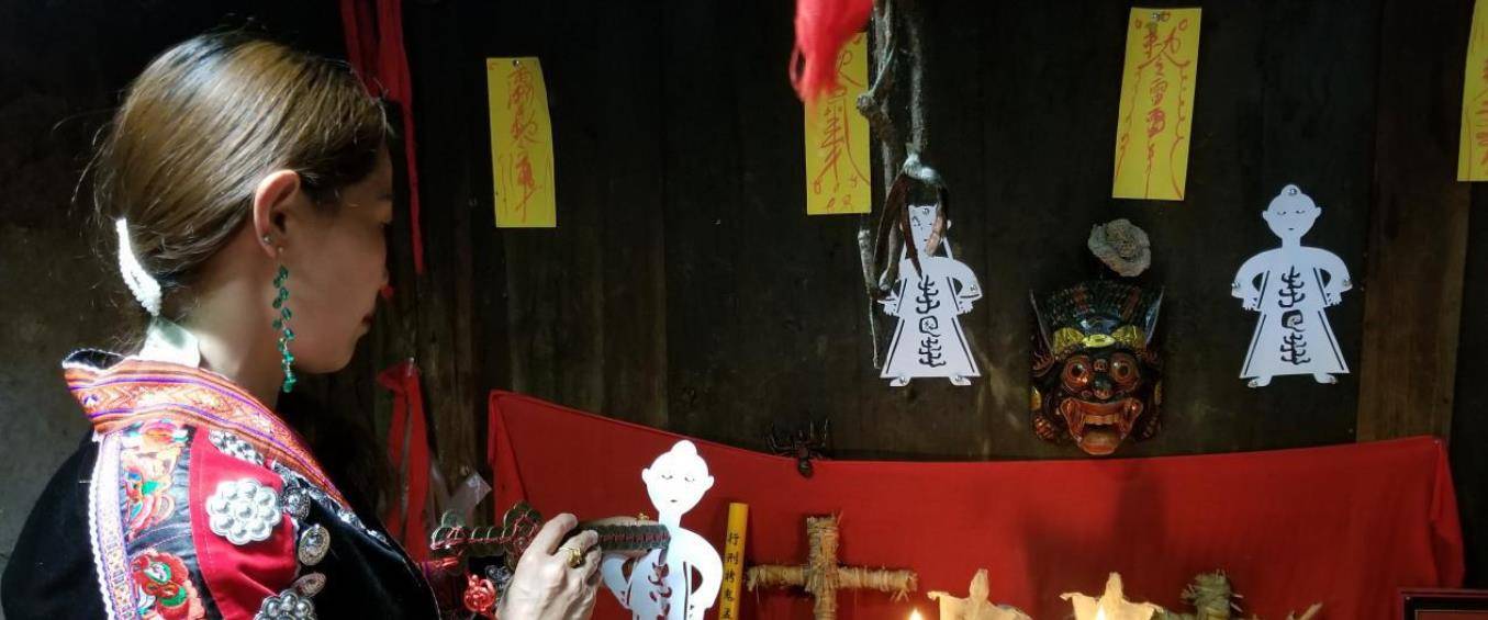 因为古时候苗人女性的地位不高,所以产生了物化女性的行为,放蛊的人多