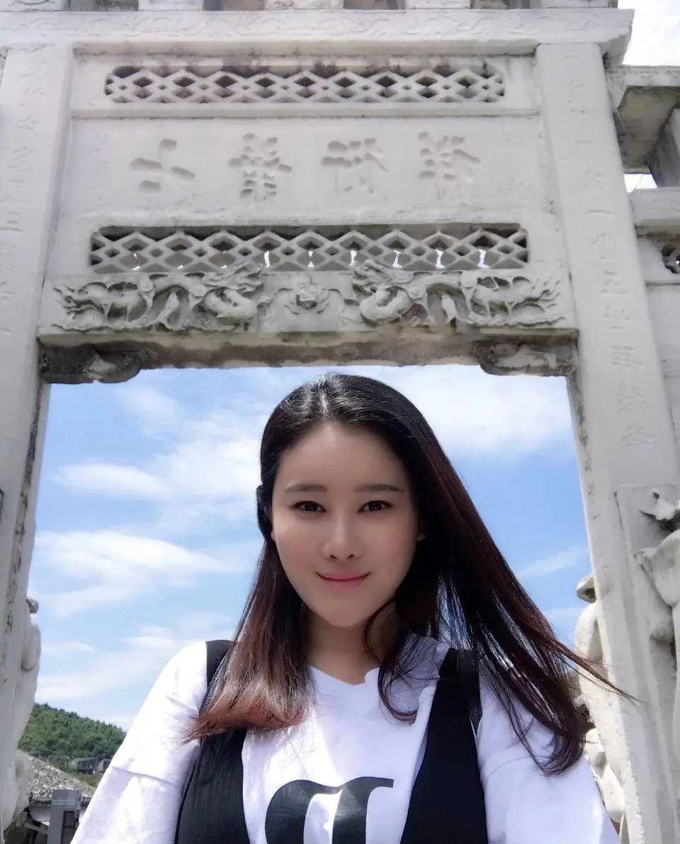 反派女牛丽燕:8岁被导演相中,演反派招人骂,调侃:被骂是幸福_角色