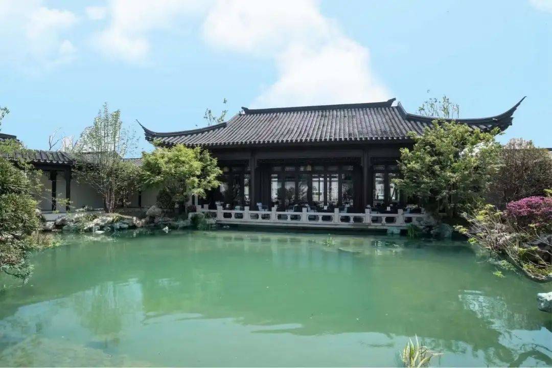 【盐官理想水镇首页头条】售楼处电话丨24小时电话丨售楼处地址丨最新价格详情_杭州_绿城_亚运