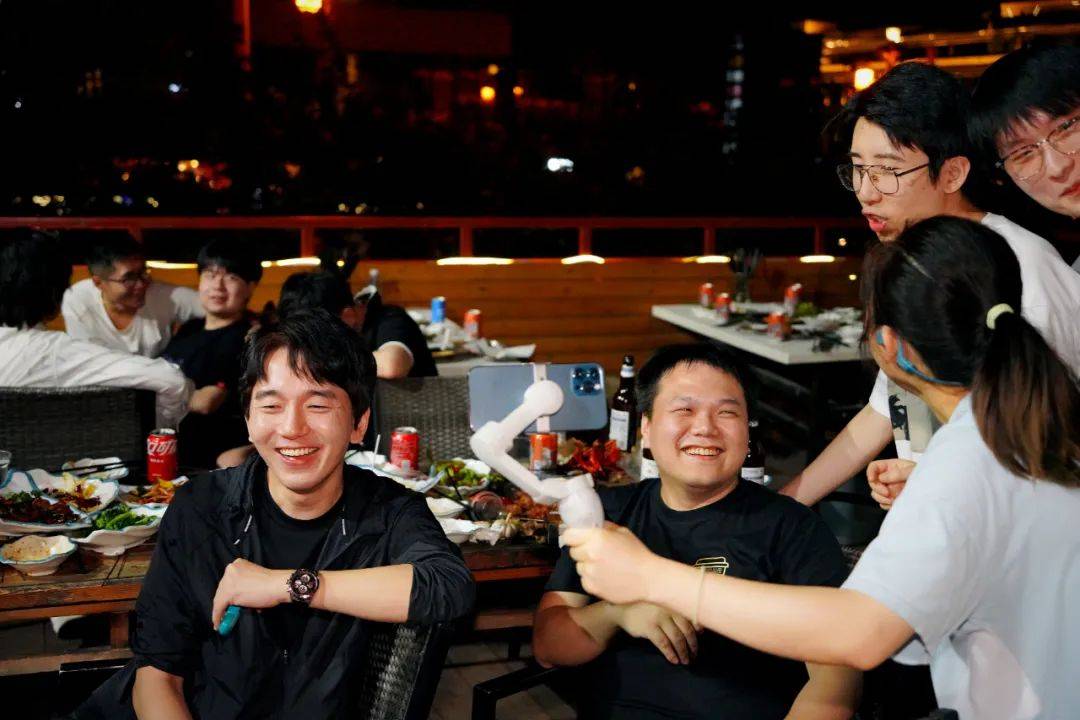 烈哥"男友力"爆棚,120疯狂撩妹,starswar魔兽老友会高能不断_选手