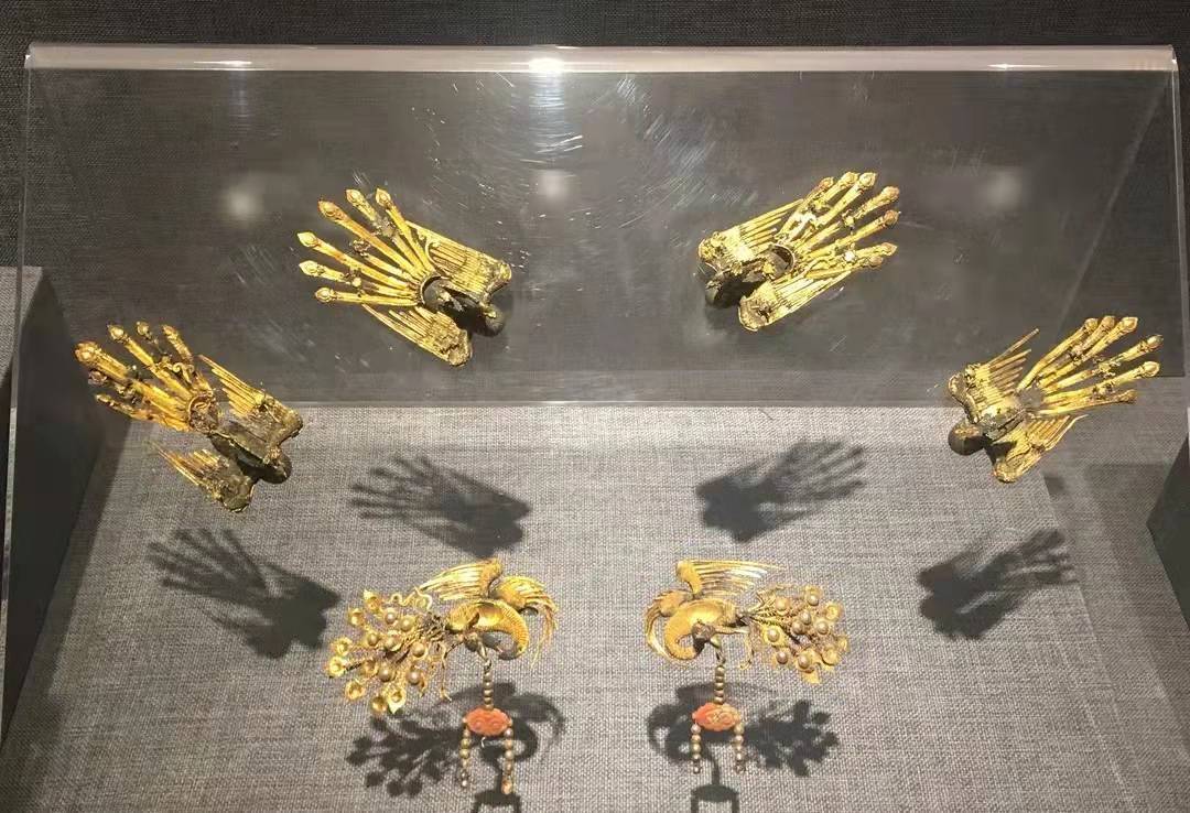 内蒙古发现清代女墓,墓主身穿龙袍,与康熙关系匪浅_固伦荣宪公主_主人