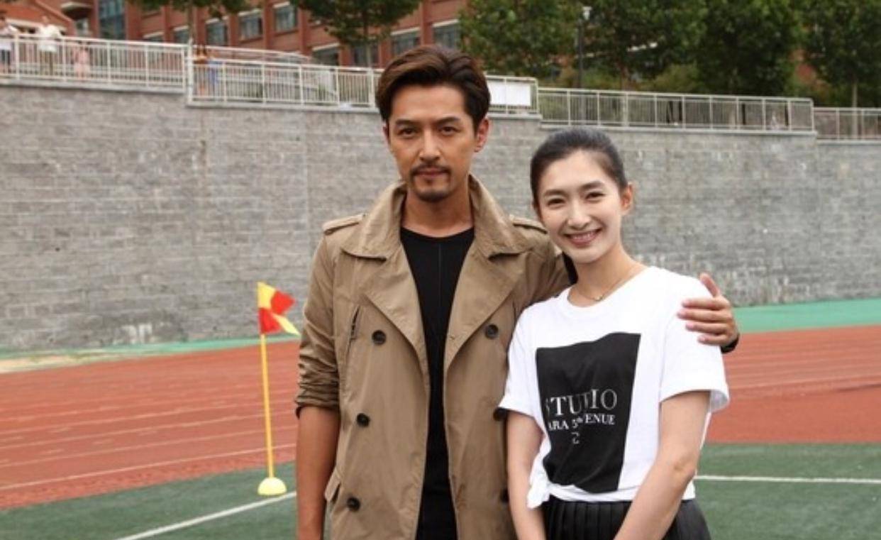 换个造型就火了_乔欣_景甜_网友