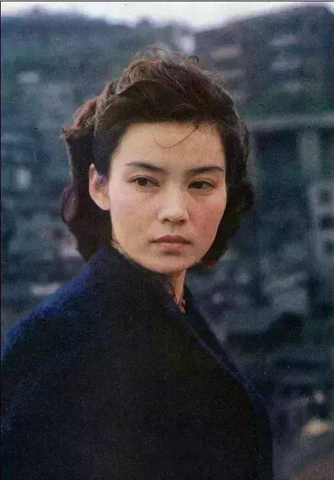 30多岁分手的潘虹,之后常在电视剧里扮演"恶婆婆","严妈妈"这样的角色