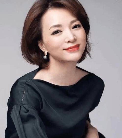 董卿:从主持人到人生赢家,她的成功秘诀是什么?_节目_的能力_生活