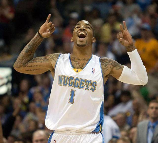 却在詹姆斯身边完成救赎,16年生涯,他赚了多少钱_史密斯_尼克斯_赛季