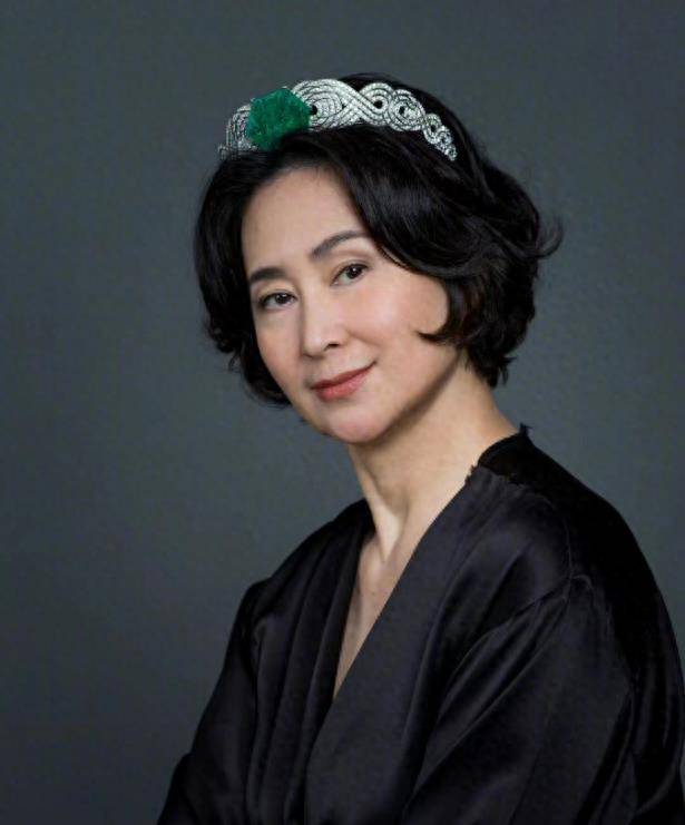 何超琼一生都在为家庭而奋斗.